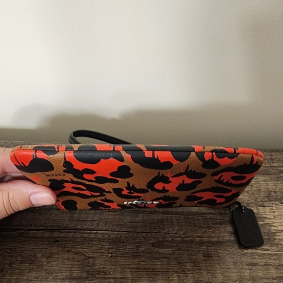 Coach Baseman Wild Beast Leopard Cheetah Wristlet/Wallet - Picture 6 of 7